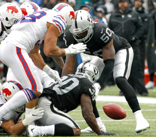 raiders-bills-football41.jpg